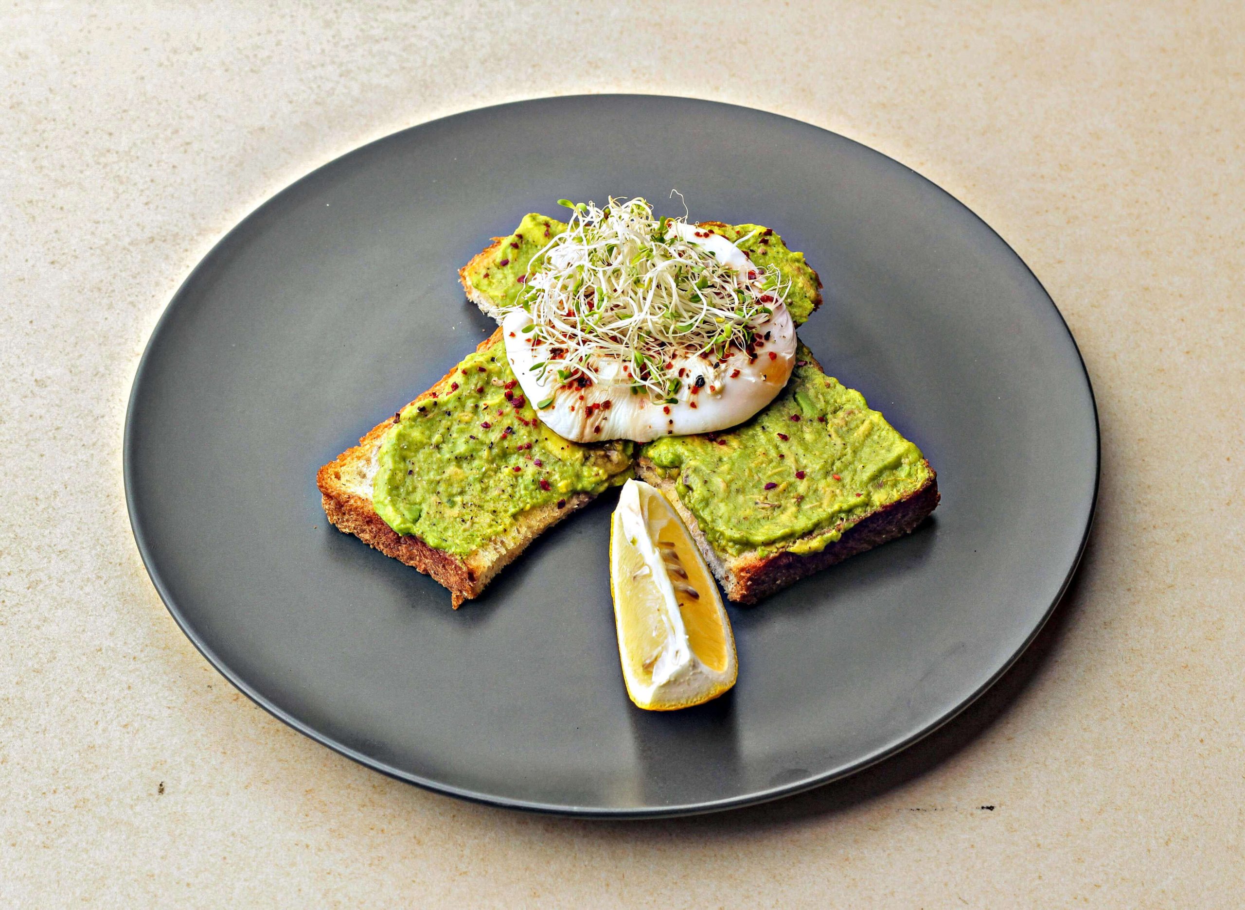 Avocado_Toast_with_Poached_Egg